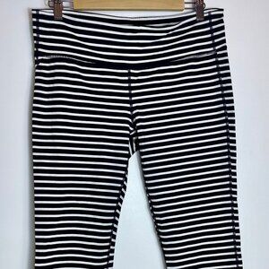 Athleta Cropped Leggings Women’s Size XL Black and White Striped
